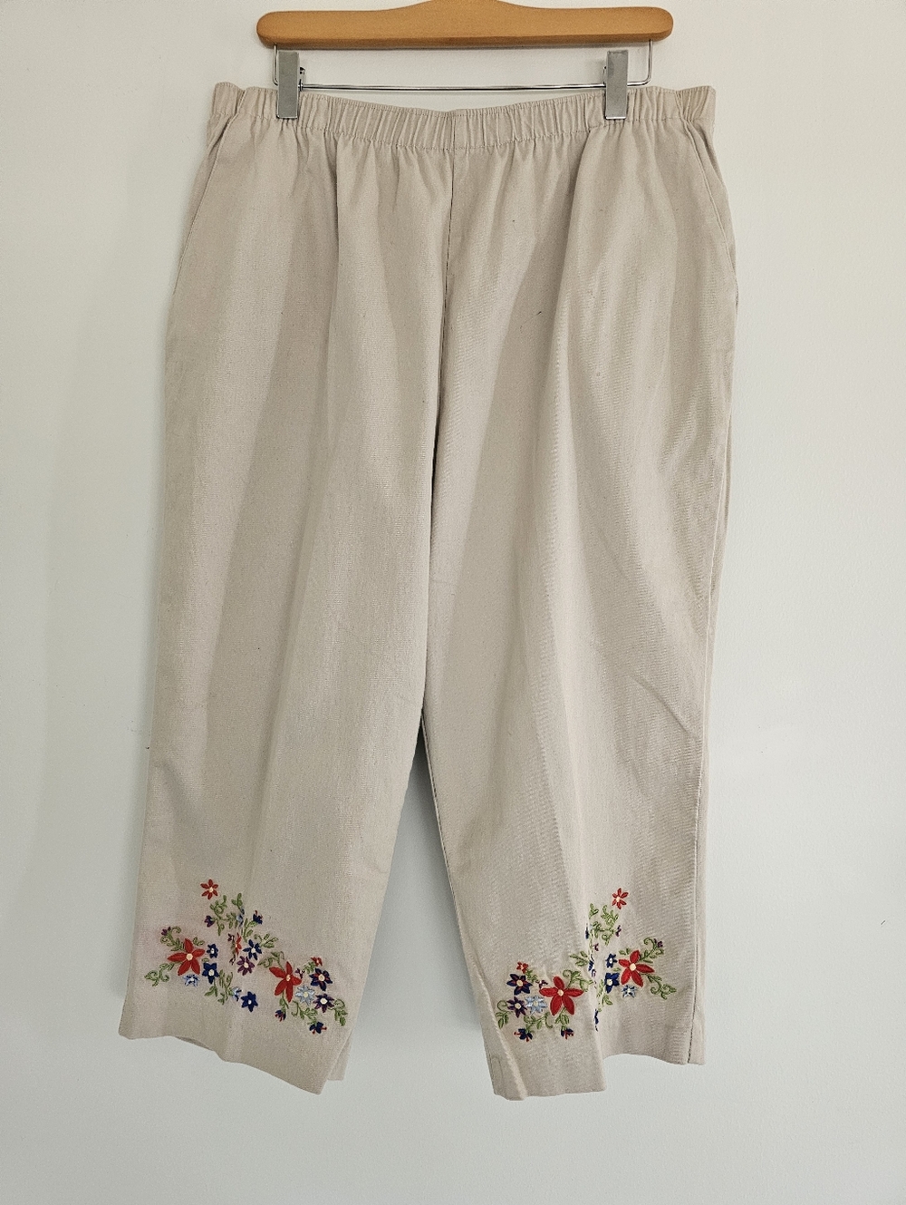 Alia Capri Pants